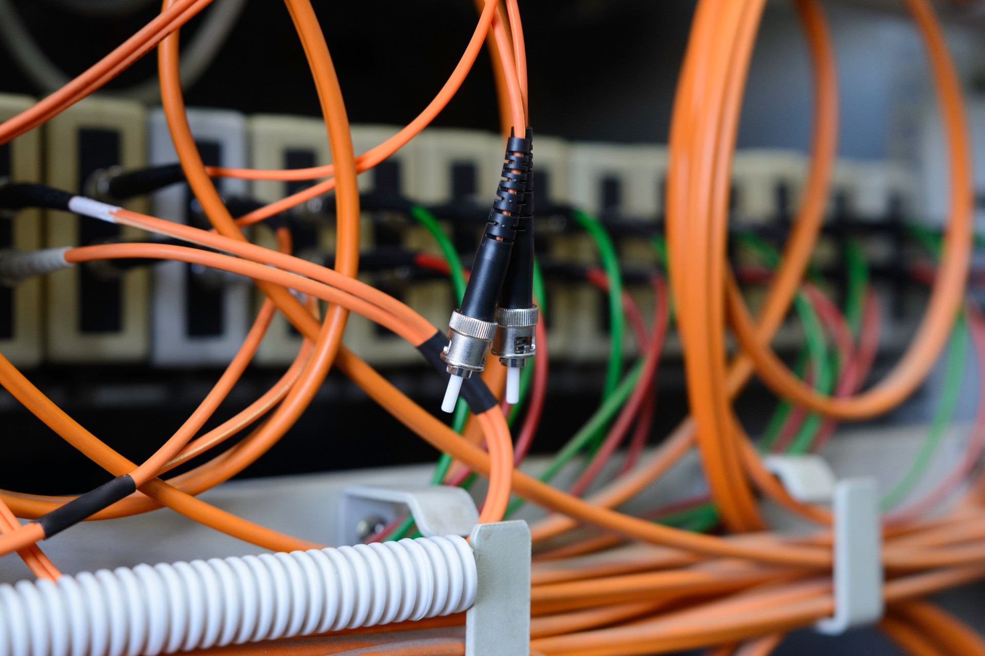 Fibre optique sur un panneau de correction / commutateur optique.